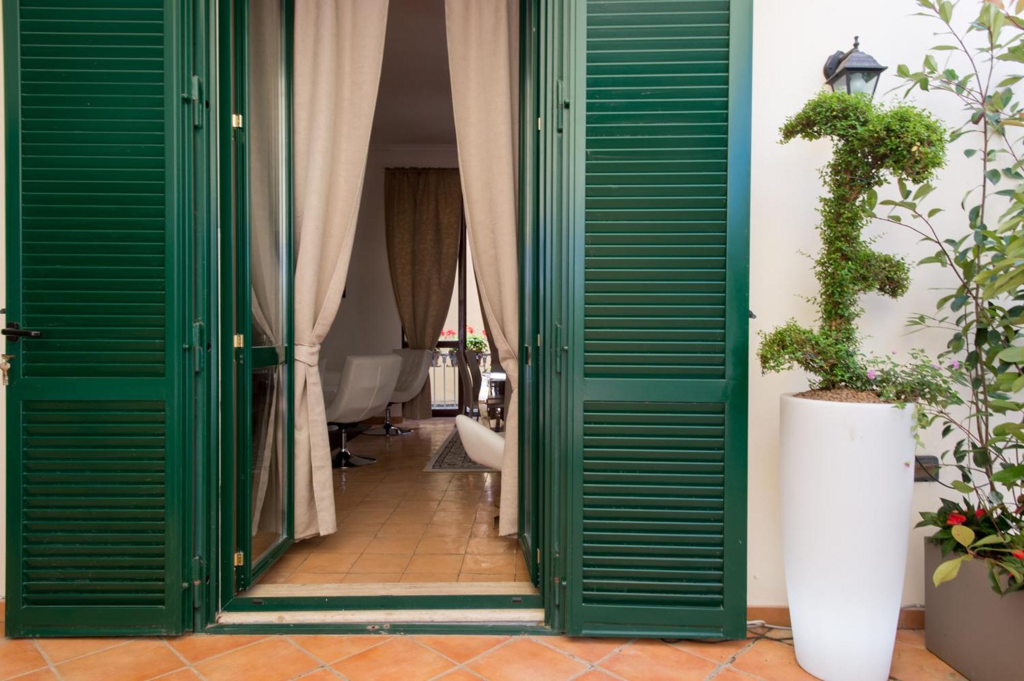 Boutique Apartment Al Duomo Salerno Exterior photo